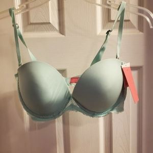 Isaac Mizrahi 3-way bra,  including, strapless and  criss-cross. Seafoam green